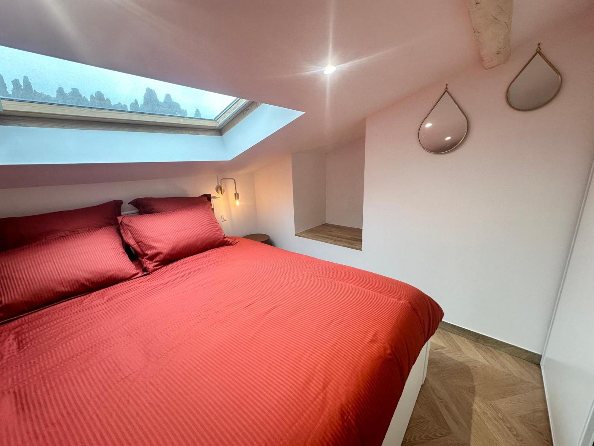 Appartement Elegant Mansarde-place Du Pin Nice