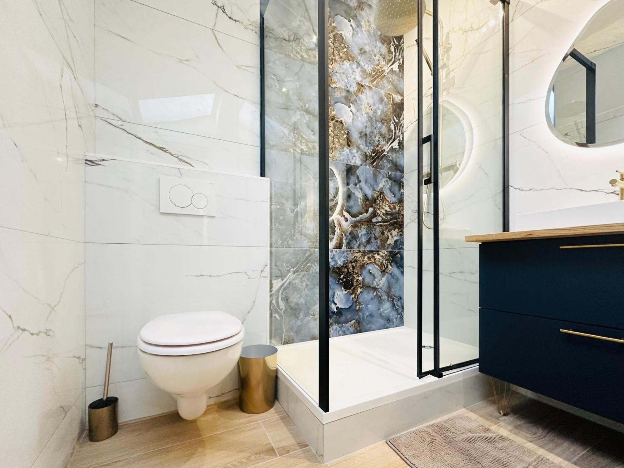Elegant Mansarde-place Du Pin Appartement