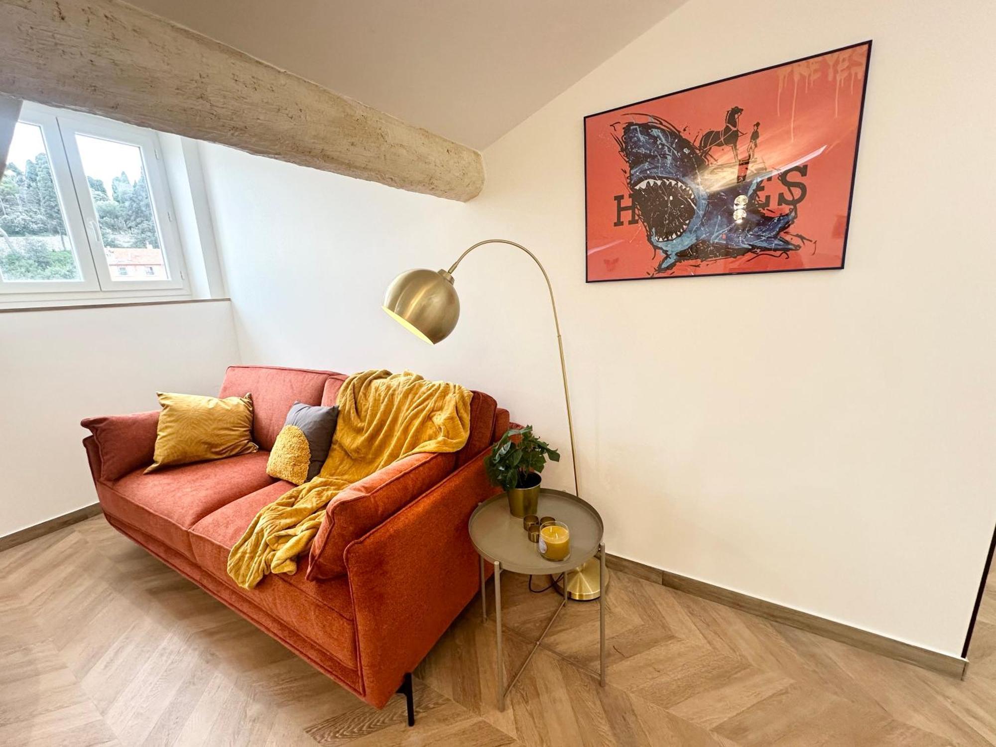 Elegant Mansarde-place Du Pin Appartement *
